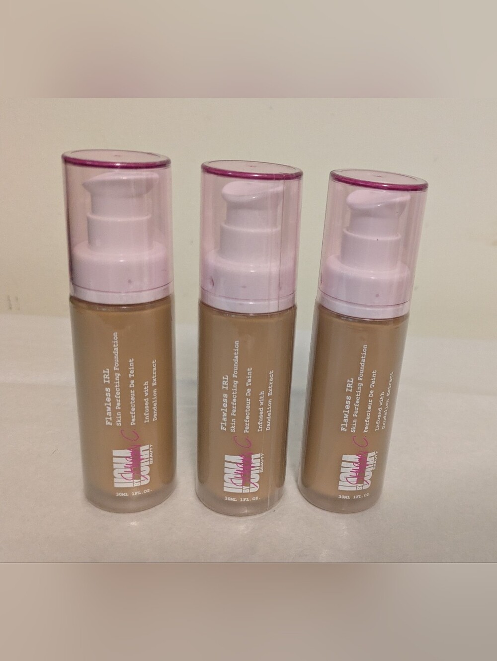 🎇🎆Flawless IRL Skin Perfecting Foundation, UOMA - Cream Shade  #T3